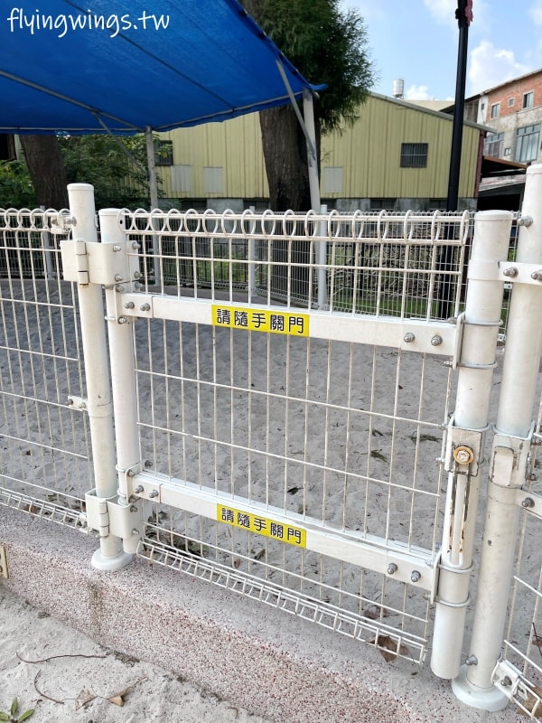 彰化埔鹽┃崑崙兒童公園。2022年8月正式啟用的公園,位於埔鹽交通要道旁,設有停車格,離埔鹽順澤宮不遠,可以順遊! - 第6張圖