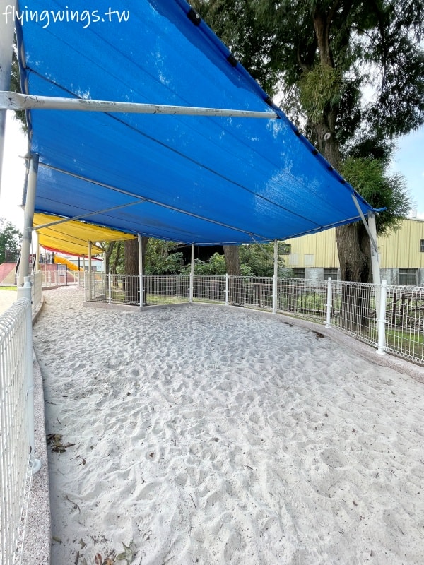 彰化埔鹽┃崑崙兒童公園。2022年8月正式啟用的公園,位於埔鹽交通要道旁,設有停車格,離埔鹽順澤宮不遠,可以順遊! - 第7張圖