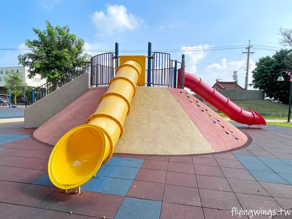 彰化埔鹽┃崑崙兒童公園。2022年8月正式啟用的公園,位於埔鹽交通要道旁,設有停車格,離埔鹽順澤宮不遠,可以順遊! - 第18張圖