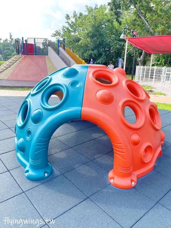 彰化埔鹽┃崑崙兒童公園。2022年8月正式啟用的公園,位於埔鹽交通要道旁,設有停車格,離埔鹽順澤宮不遠,可以順遊! - 第23張圖