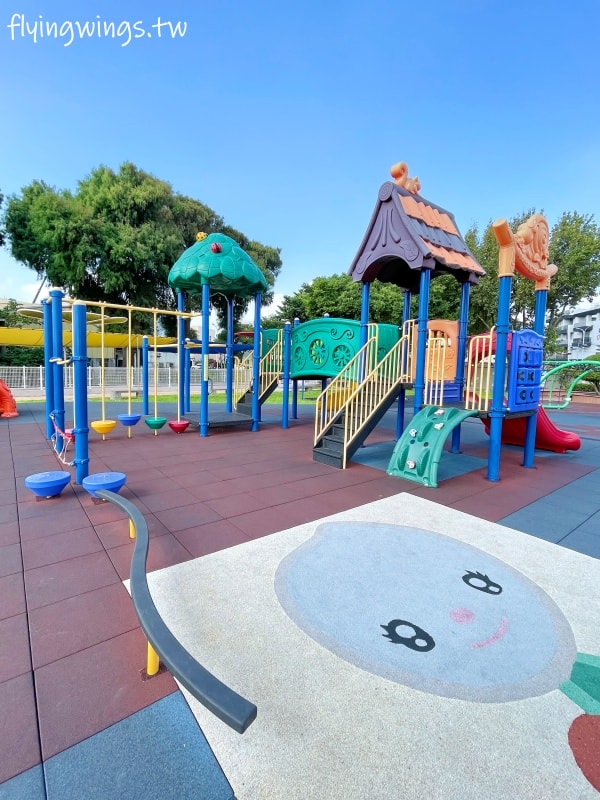 彰化埔鹽┃崑崙兒童公園。2022年8月正式啟用的公園,位於埔鹽交通要道旁,設有停車格,離埔鹽順澤宮不遠,可以順遊! - 第28張圖