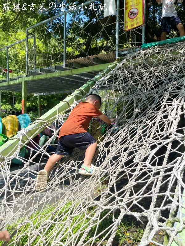 彰化溪湖┃沐卉親子農場。滾輪溜滑梯、手搖船、水滑梯、攀樹,這邊通通滿足你!!(2025/9最新版) - 第21張圖