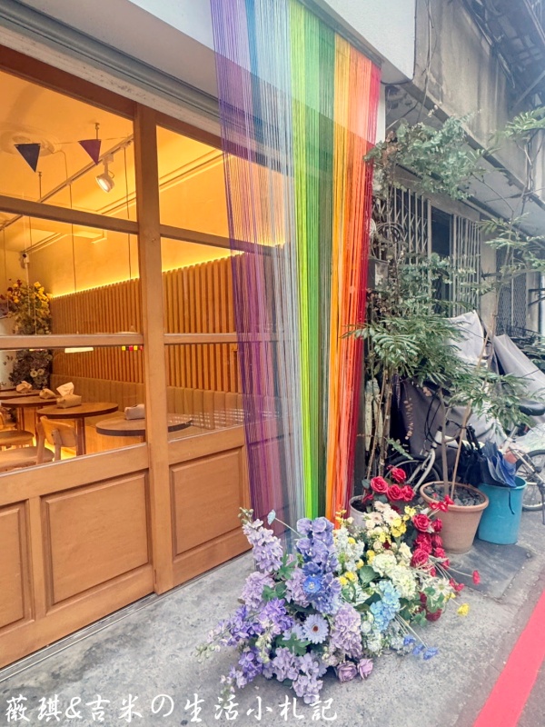 彰化咖啡┃Mor Coffee。彰化最有誠意咖啡店,特殊節日都有場景佈置,超有過節氣氛!餐點也很好吃喔! - 第37張圖